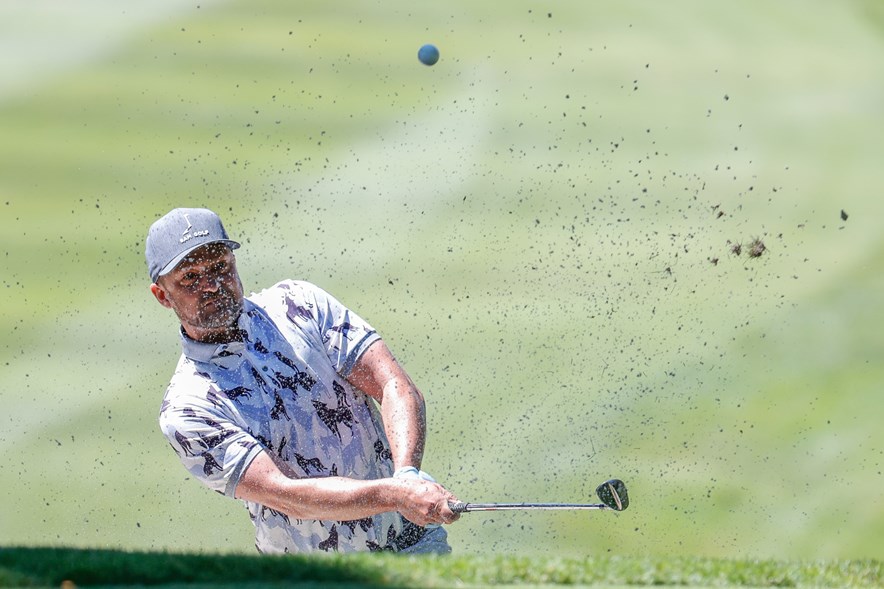 Justin Timberlake golf in de bunker